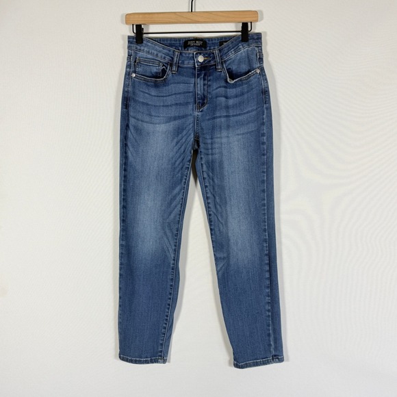 Judy Blue Denim - Judy Blue Straight Leg Jeans in Medium Blue Wash